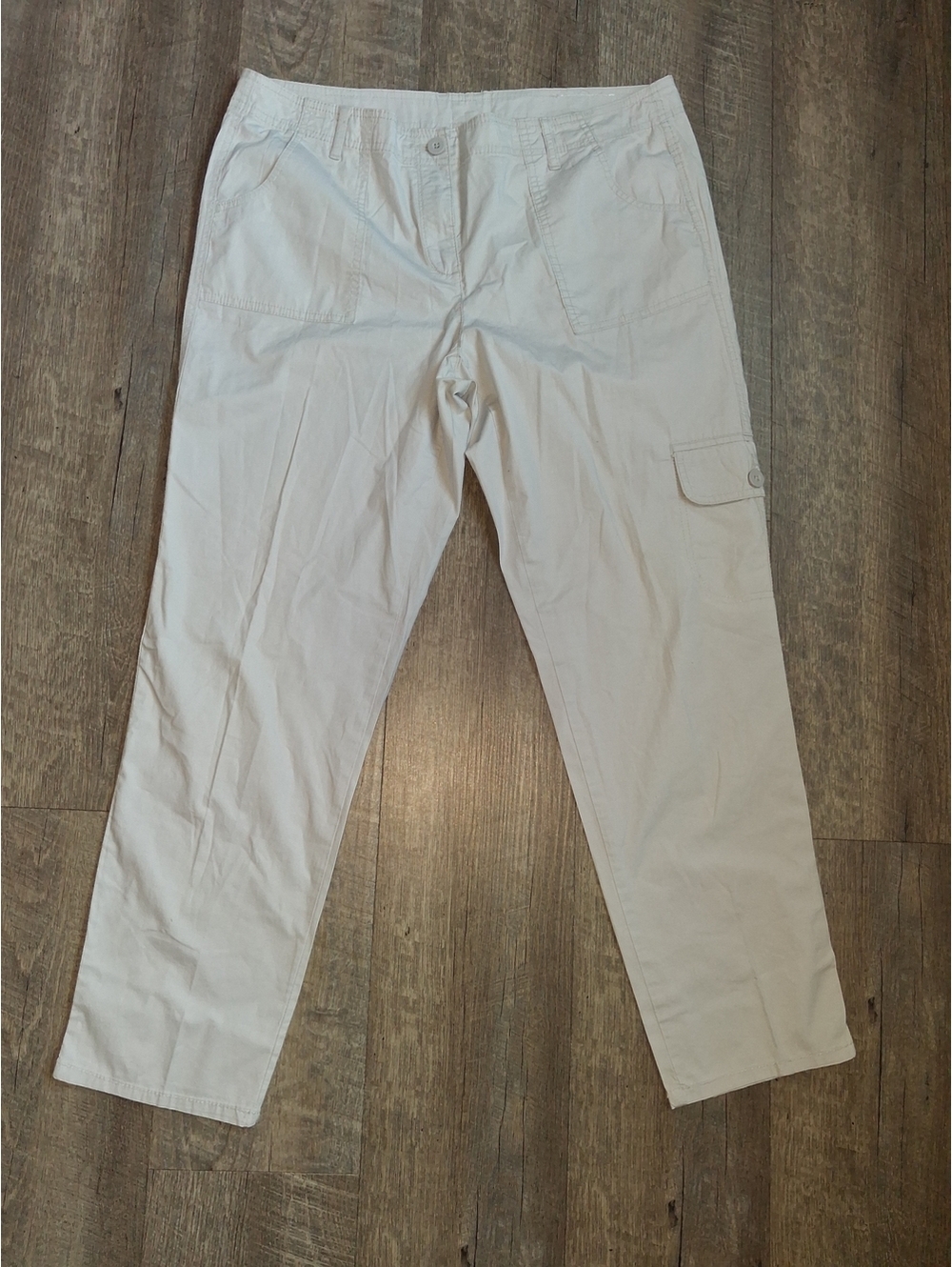 Liz Claiborne women Cargo Pants - White